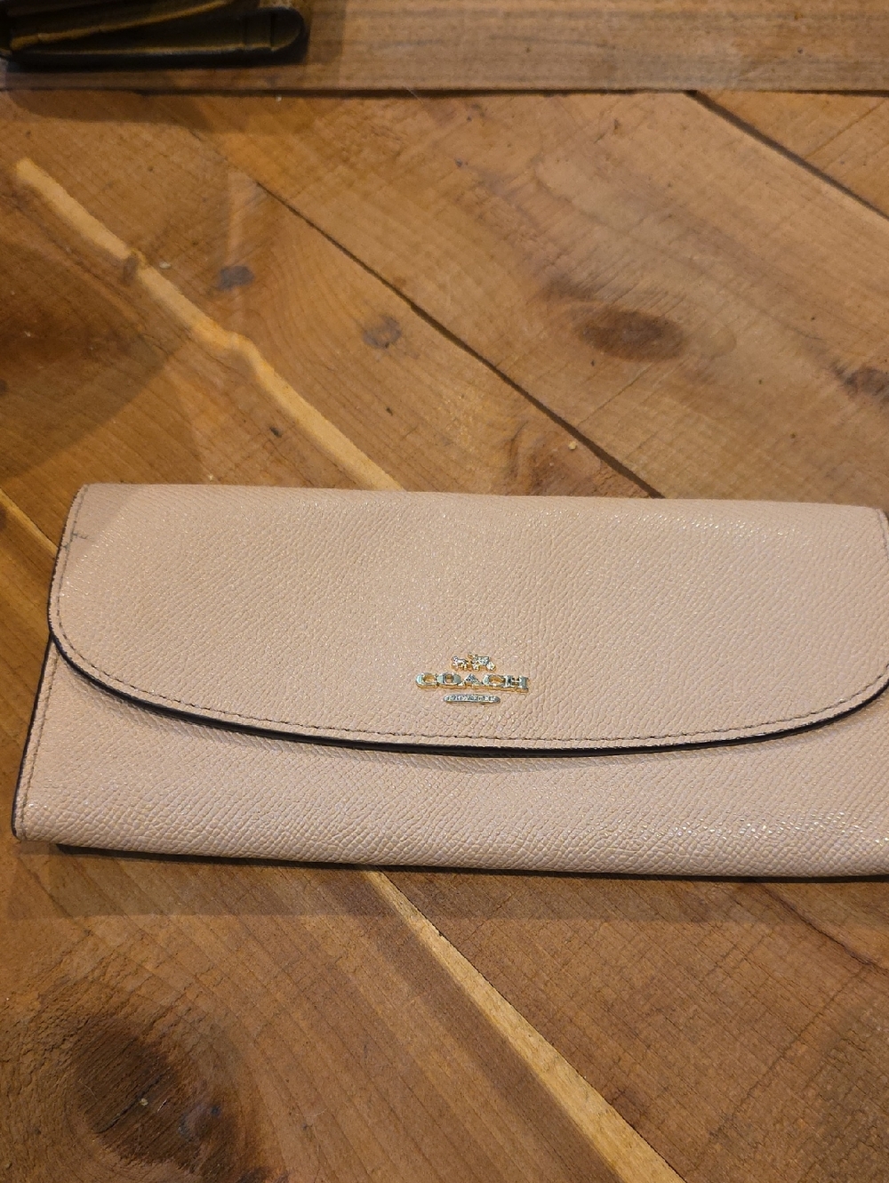 Coach Delicate pink slim wallet